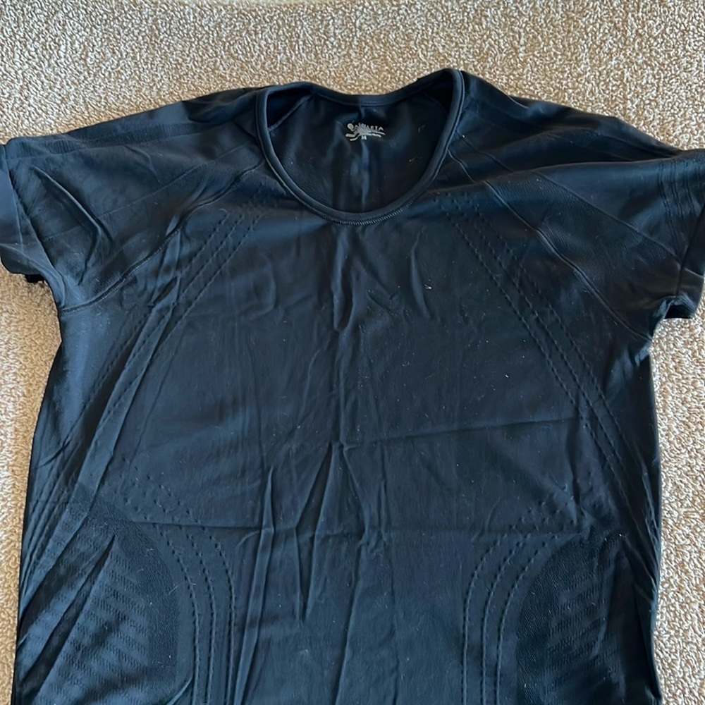 Athleta short sleeve shirt